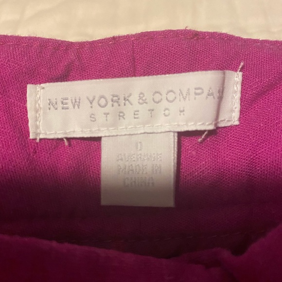 2 ITEMS NY&Co Capri Pants AND Knee Length Shorts - Picture 9 of 10